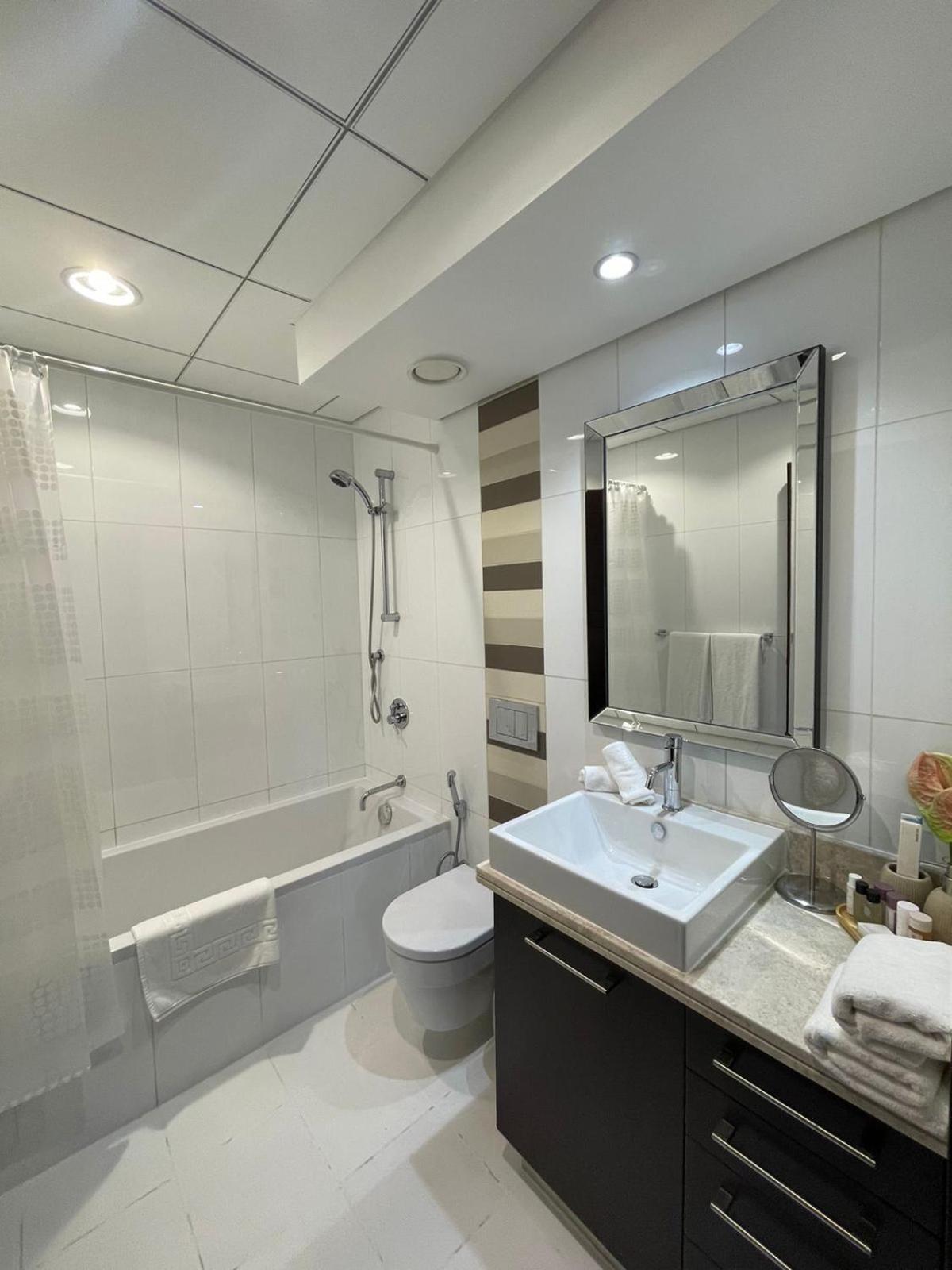 First Class 2Br With Burj Khalifa & Downtown View Dubai Exterior foto